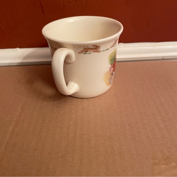 Vintage Royal Doulton “Bunnykins” Children's Double Handle Mug, 1988 - Picture 8 of 12